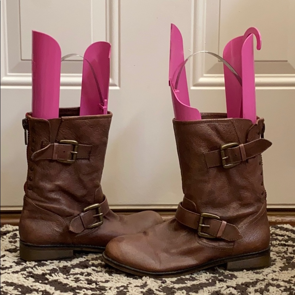 Steve madden brown boots with buckles